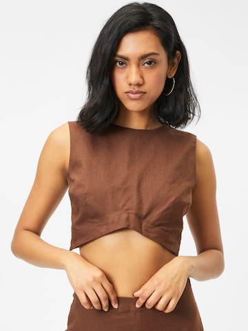 NA-KD Top in Brown: front