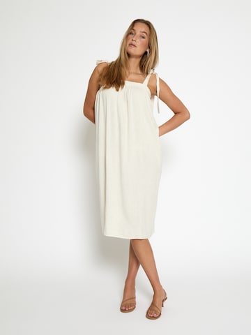 Robe d’été 'Natalie' DESIRES en blanc : devant