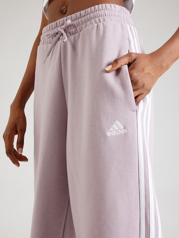 ADIDAS SPORTSWEAR Voľný strih Športové nohavice 'Essentials' - fialová