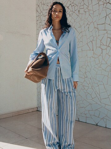 MANGOWide Leg/ Široke nogavice Hlače s naborima 'Trilussa' - plava boja