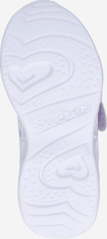 SKECHERS Sneaker in Lila