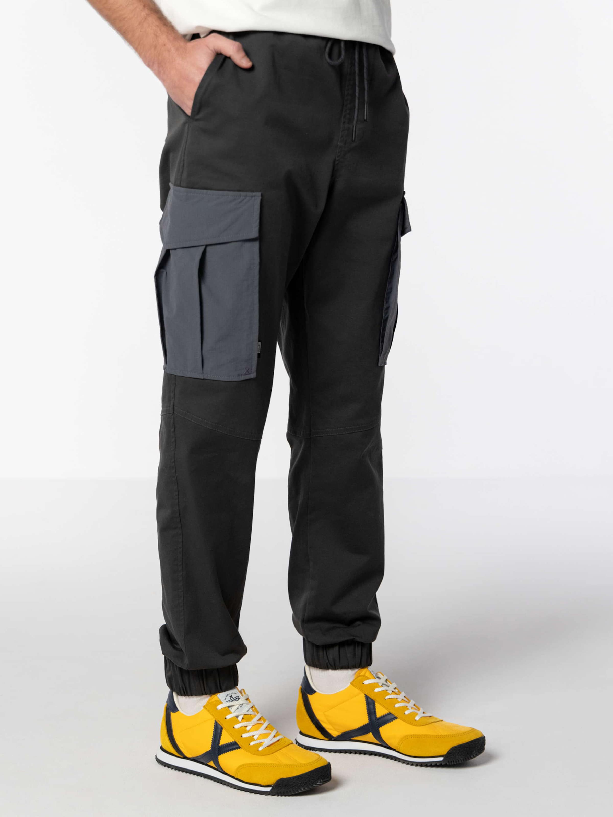 MUNICH Низкие кроссовки 'RIBER' в Желтый