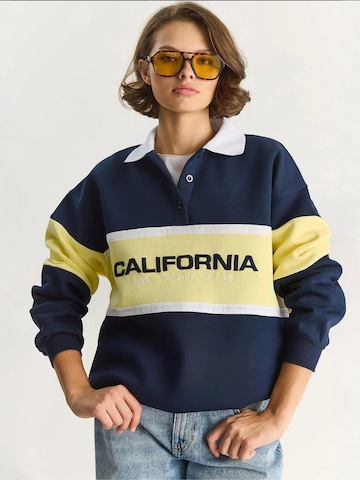 Bianco Lucci - Sweatshirt em azul: frente