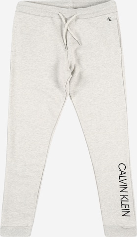 Calvin Klein Jeans تابيرد سراويل بلون رمادي: الأمام
