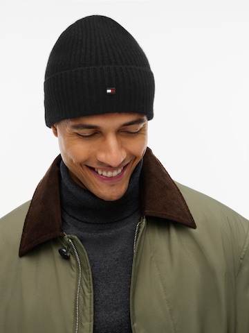 TOMMY HILFIGER Čepice – černá: přední strana