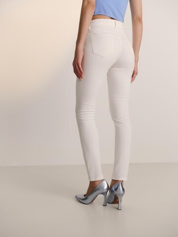 Guido Maria Kretschmer Women Skinny Jeans in White
