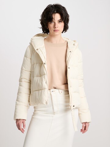 CROSS JEANS Winterjacke '81267' in Weiß: Vorderseite