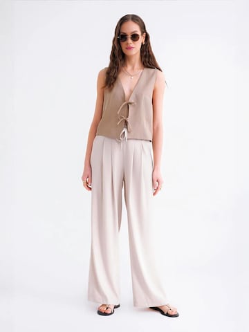MixRay Wide leg Pleat-front trousers in Beige: front