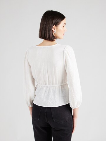 ABOUT YOU - Blusa 'Yareli' em branco