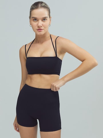 DRILLS Apparel Bandeau Sport bh 'ACTIVE DRILLS Bandeau Bra Black' in Zwart: voorkant
