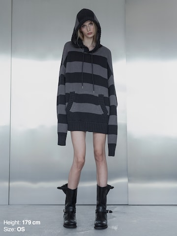 ENRAGE Oversizepullover in Grau: Vorderseite