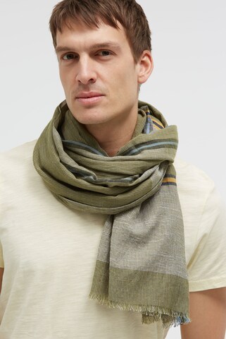CAMP DAVID Scarf in Green: front