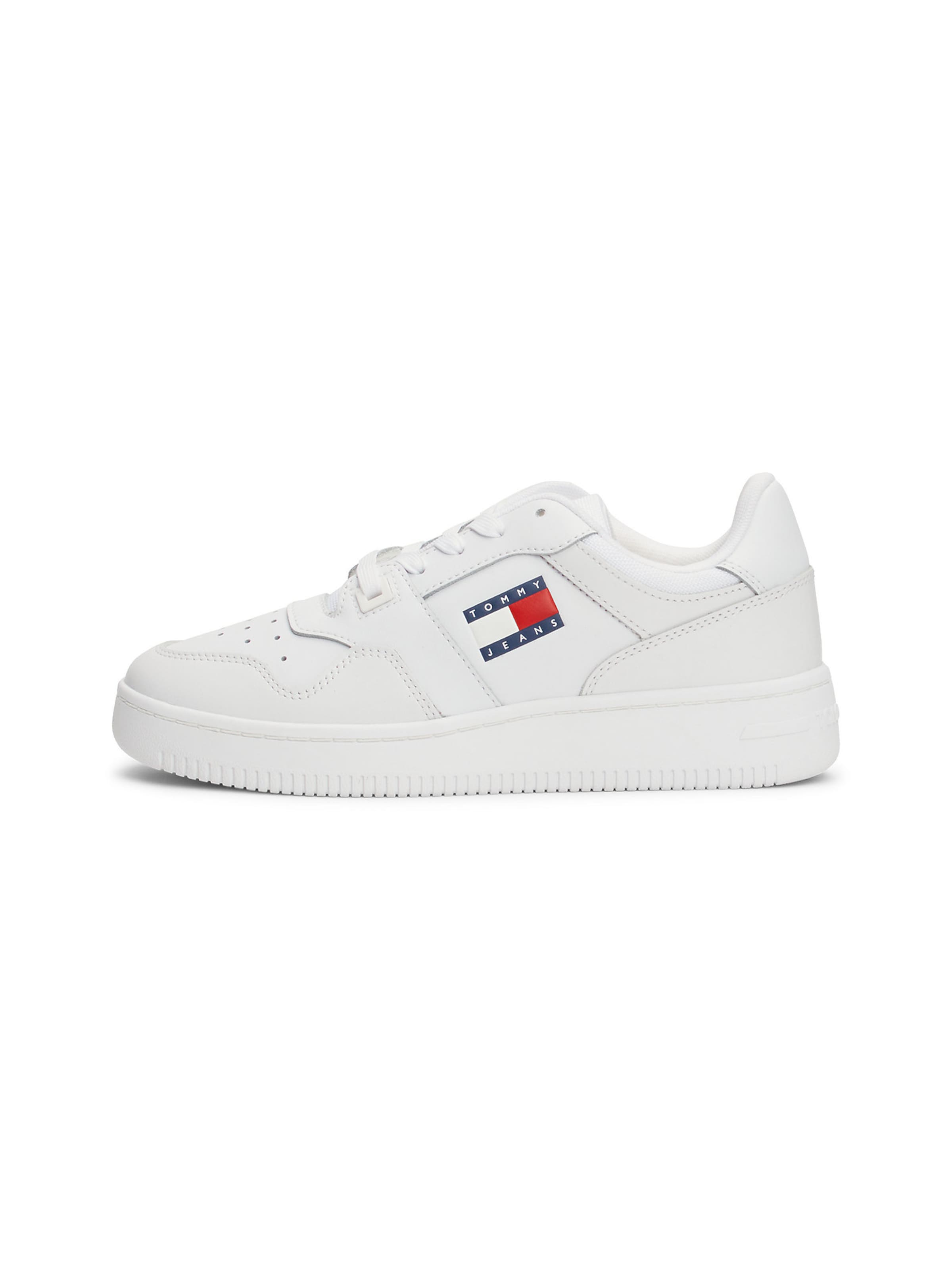 Tommy Jeans Sneaker 'Retro Basket Ess Meg 3A3' in Weiß: Vorderseite