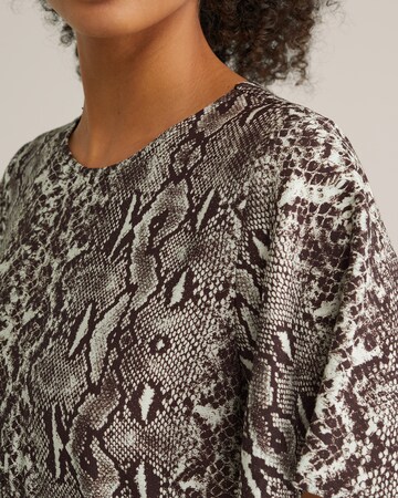 WE Fashion Šaty – hnědá