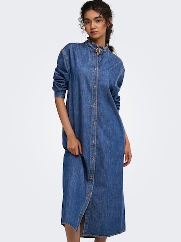 ONLY - Vestido camisero en azul: frente