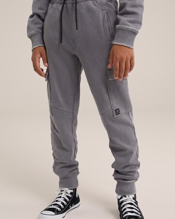 WE Fashion Tapered Trousers in Grey