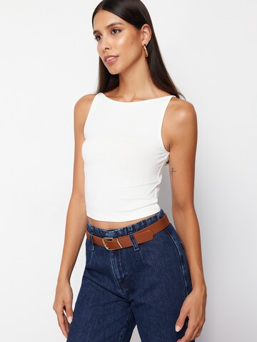 Trendyol Top – bílá