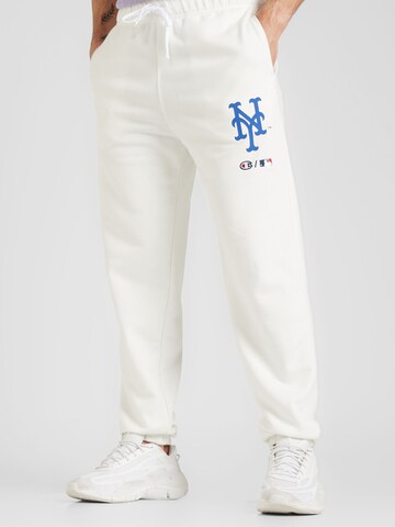 Champion Authentic Athletic Apparel Zwężany krój Spodnie w kolorze biały