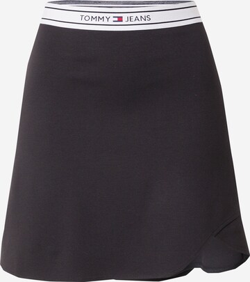 Tommy Jeans Skirt in Black: front