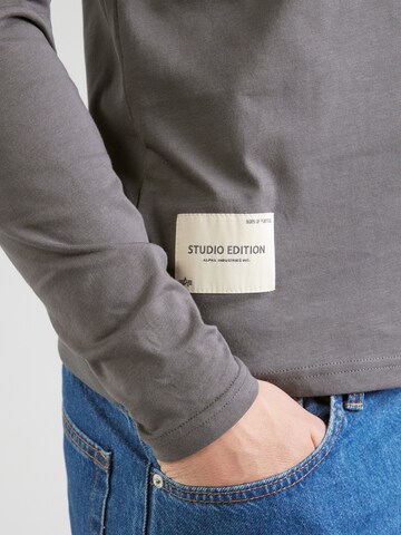 T-Shirt 'Studio Edition' ALPHA INDUSTRIES en gris