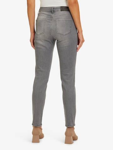 Coupe slim Jean Betty Barclay en gris