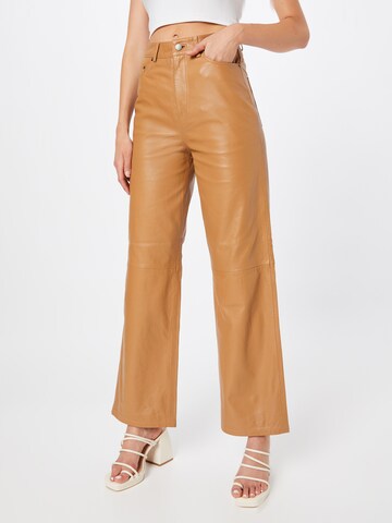 Aligne Loose fit Trousers in Brown: front