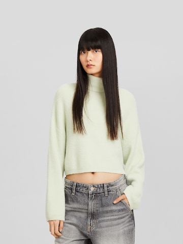 Bershka Sweater in Green: front