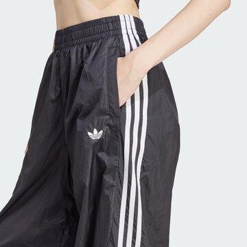 Loosefit Pantaloni 'Adicolor Teamgeist' di ADIDAS ORIGINALS in nero