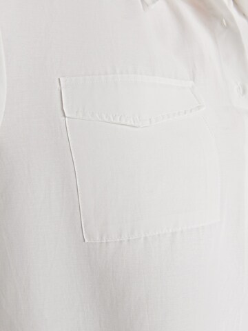 Trendyol Curve Blouse in Wit