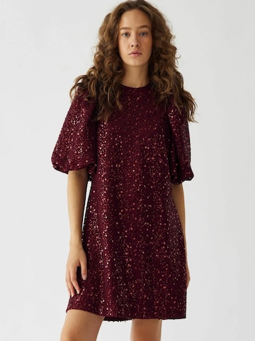 Noella Kjole ' Pastis ' i rød: forside