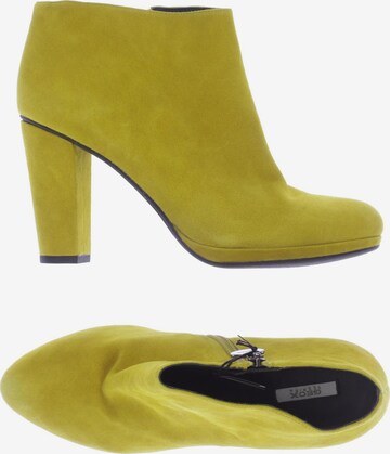 GEOX Dress Boots in 39 in Yellow: front