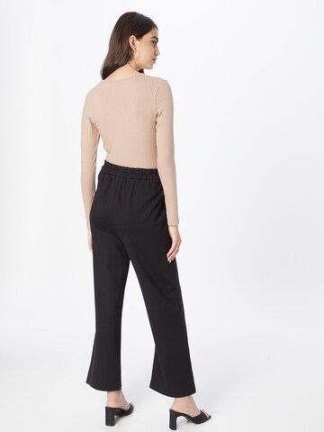 Loosefit Pantalon à pince 'Ingeborg' ABOUT YOU en noir