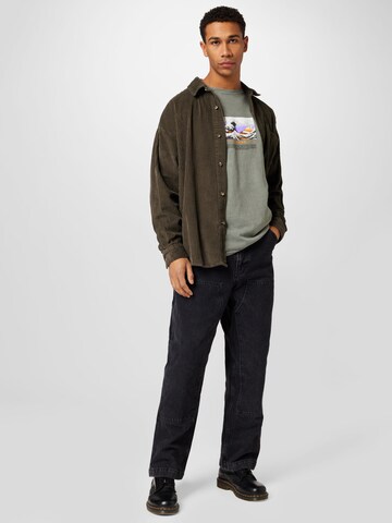BDG Urban Outfitters T-Shirt 'KATSUSHIKA' in Grün