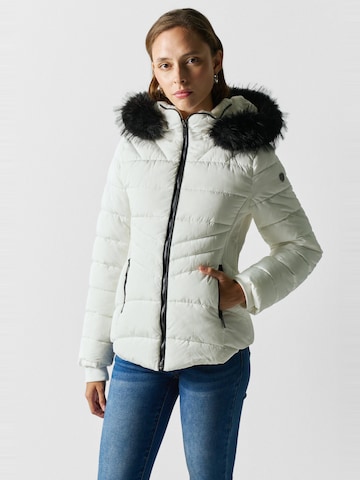 Veste d’hiver KOROSHI en blanc : devant