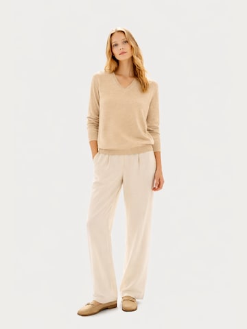 GOBI Cashmere - Jersey 'Women's Timeless Cashmere V-Neck Sweater' en beige