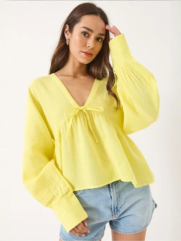 Camicia da donna di Bianco Lucci in giallo