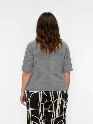 Pullover 'VMCSally' di Vero Moda Curve in grigio