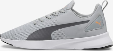 Chaussure de course 'Flyer' PUMA en gris : devant