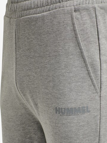 Effilé Pantalon de sport Hummel en gris