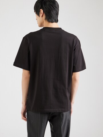 HUGO T-shirt 'Deckies' i svart