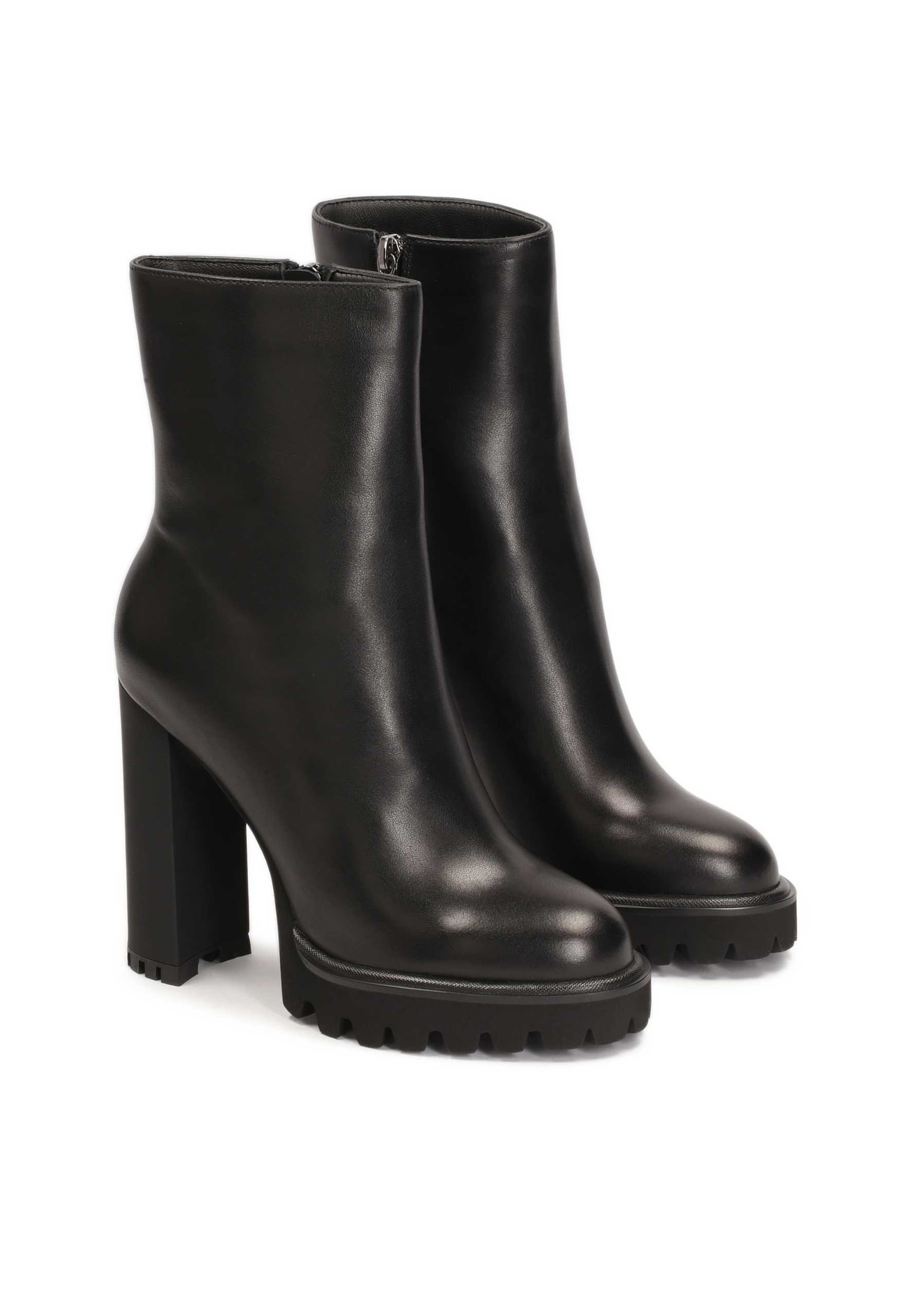 Kazar Kozačky – černá