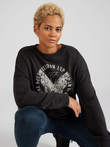 ONLY Carmakoma - Sweatshirt 'LUCINDA' em preto