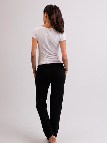 regular Pantaloni di CASH-MERE.CH in nero