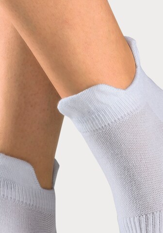 BENCH Sportsocken in Weiß