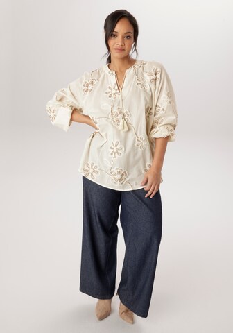 Aniston Blouse in Beige