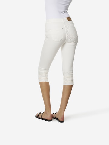 KOROSHI Úzky strih Džínsy - Biela