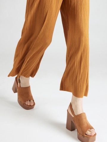VILA Wide leg Byxa 'PLISA' i brun