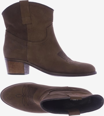 sacha Dress Boots in 42 in Brown: front