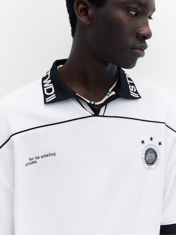 Pull&Bear Majica 'STWD DIVISION FUTBOL' | bela barva