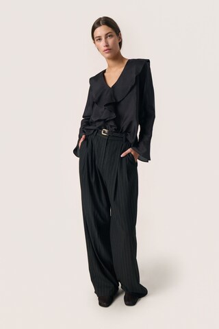 SOAKED IN LUXURY Blouse 'Karolina' in Black